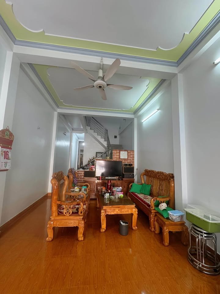 Nhà bán tại Minh Khai, 166.2m² giá 3 tỷ - Vị trí trung tâm, dân cư đông đúc!