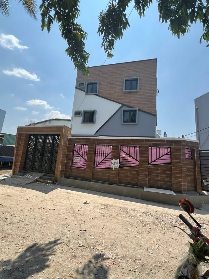 Nhà phố Thạnh Xuân quận 12 121.5m² giá 7 tỷ - Góc 2 mặt tiền sát chợ