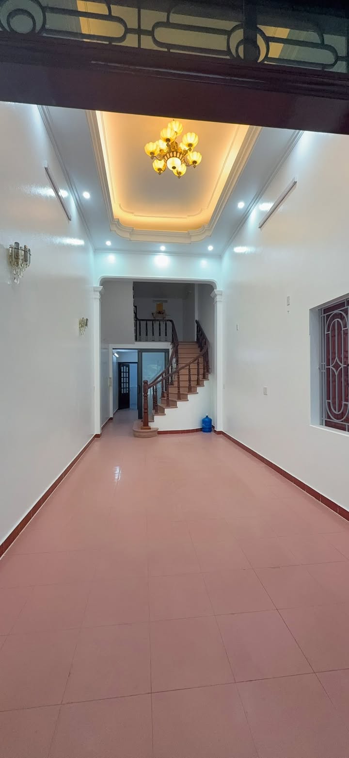 Nhà cho thuê 2 tầng 993 Lê Thanh Nghị, Hải Dương - Kinh doanh sầm uất, giá chỉ 7 triệu!