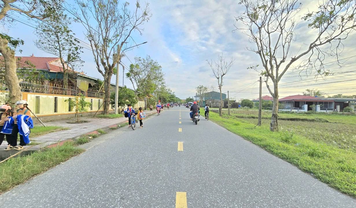 Đất thôn Yên Lạc - Thạch Thắng 140m² giá 2 tỷ - Địa điểm lý tưởng cho đầu tư!