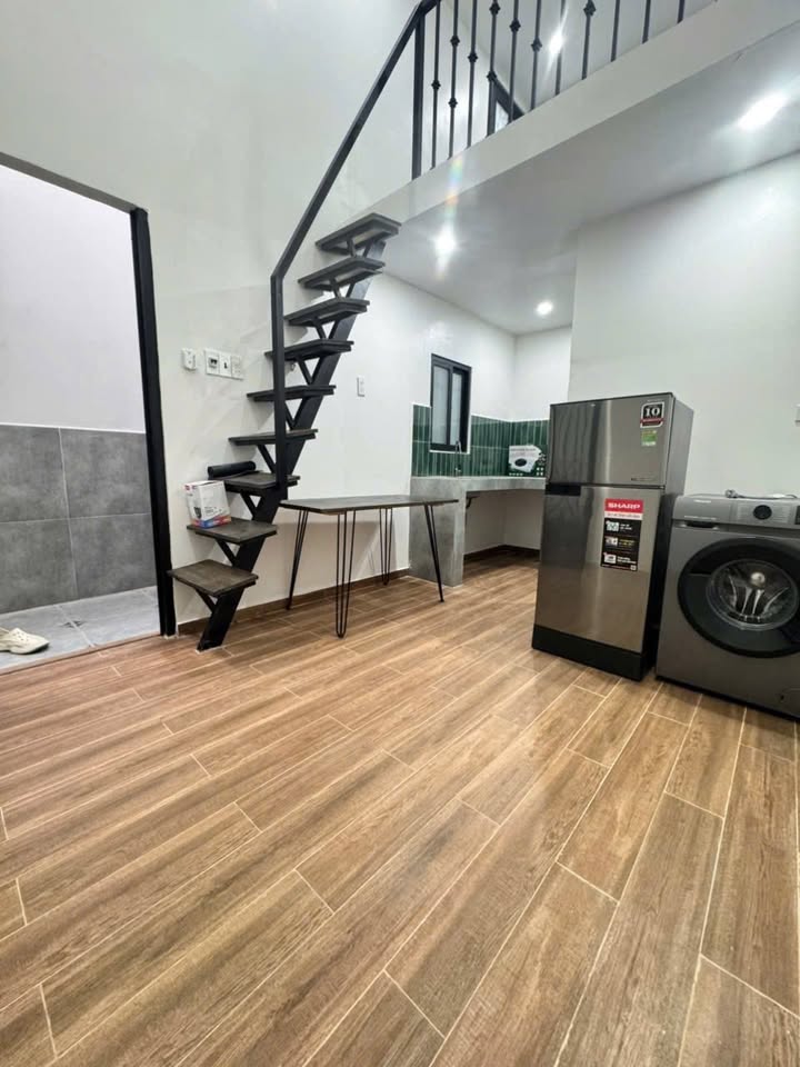 Minihouse cho thuê đường Hoàng Quốc Việt 26m² giá 3,6 triệu - Full nội thất mới sang trọng!