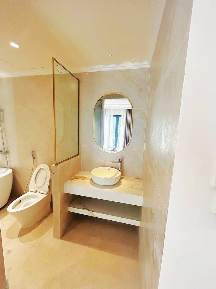 Cho thuê tòa nhà 8 tầng tại Khúc Thừa Dụ, Cầu Giấy 137m² - Phù hợp kinh doanh khách sạn!