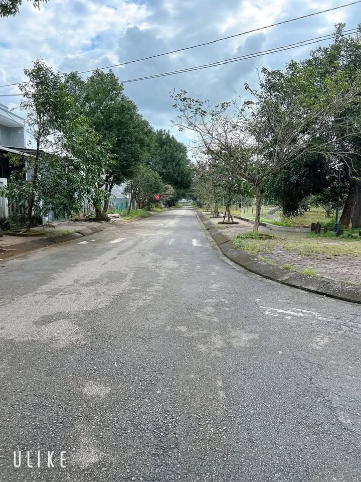 Đất nền Vạn Tường, Bình Sơn 100m² giá chỉ 700 triệu - Hướng Nam tài lộc!