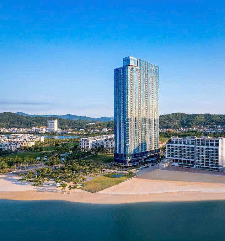 Căn hộ À La Carte Hạ Long 45m² giá 2.55 tỷ - Sổ đỏ lâu dài, miễn phí dịch vụ 6 năm!