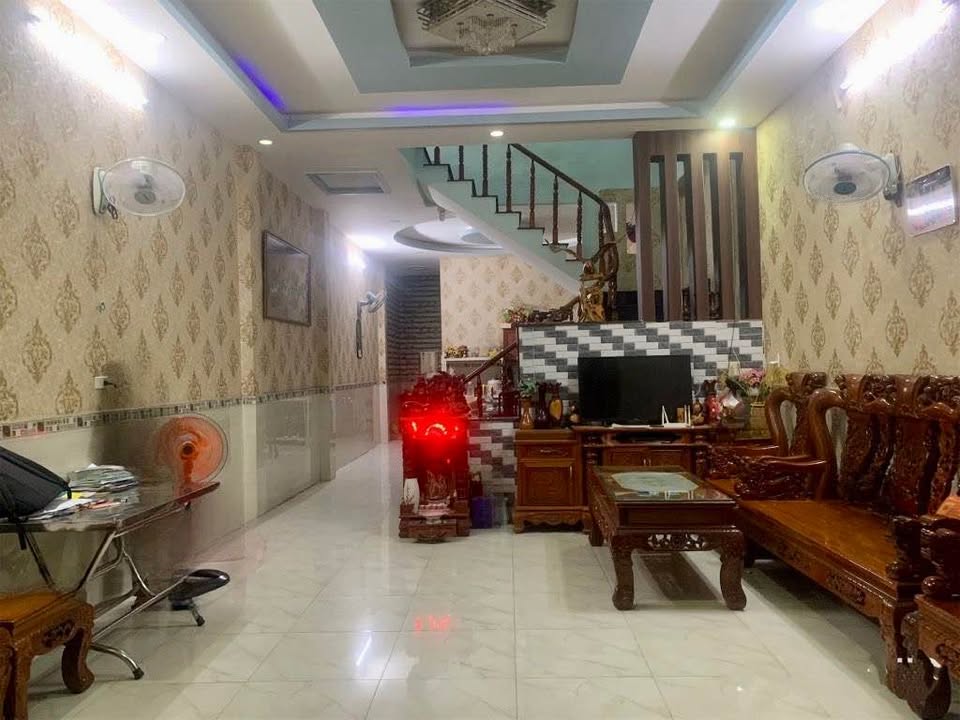 Nhà 2 tầng Dĩ An 100m² giá 4.2 tỷ - Sát trung tâm hành chính!