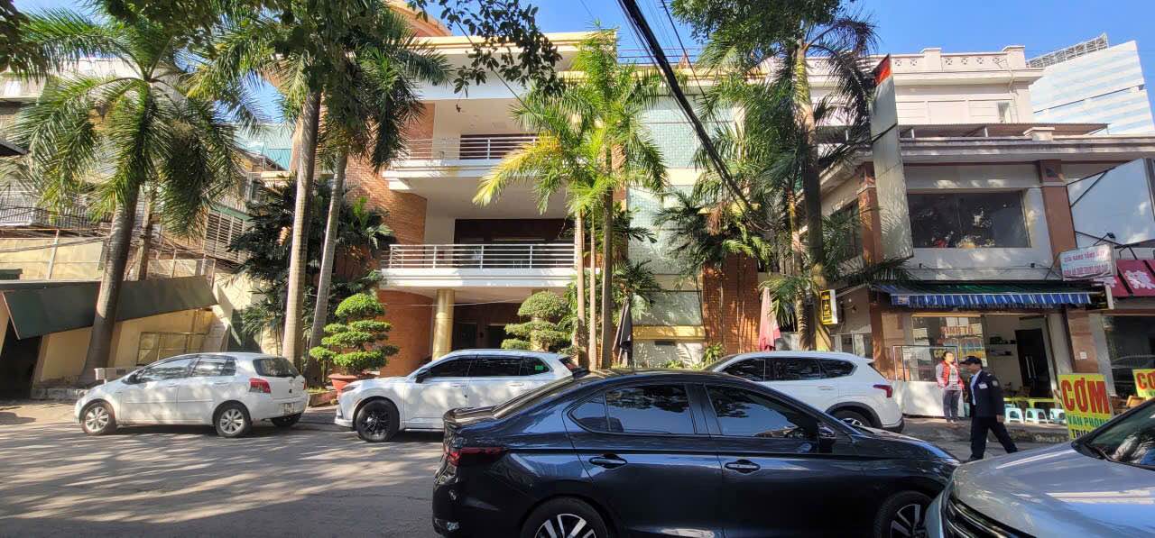 Cho thuê FrontHouse 5 Đào Duy Anh 520m² - Phù hợp mọi mô hình kinh doanh!