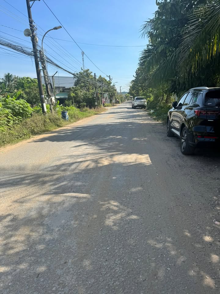 Đất nền Phường Cai Lậy 225m² giá 1.3 tỷ - Đường xe hơi thuận tiện!