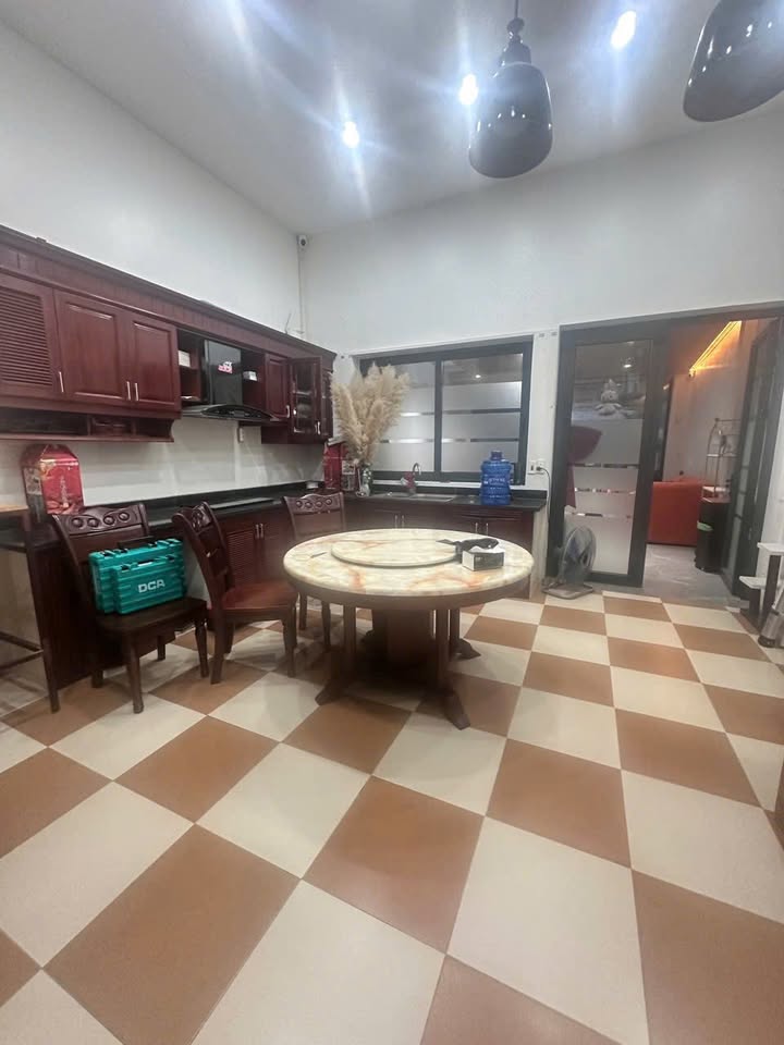 Nhà 5 tầng Cốc Lếu Lào Cai 160m² giá 5 tỷ - Kết nối tiện nghi và hiện đại