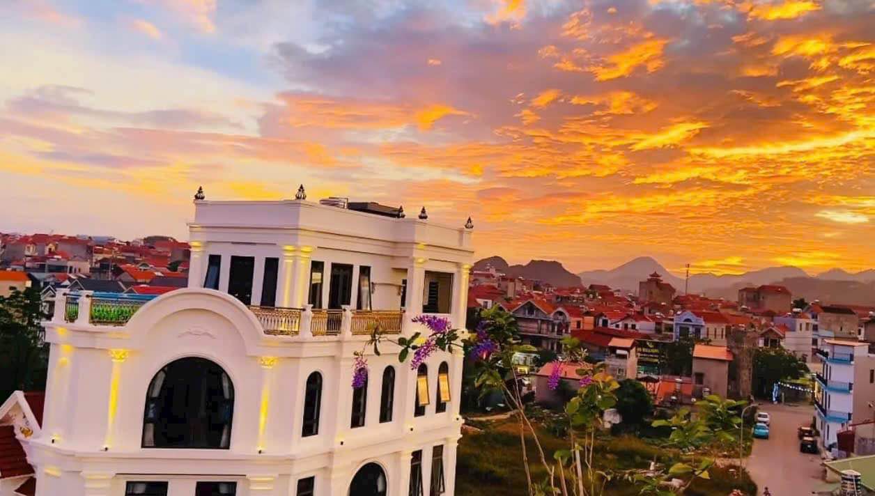 Nhà 5 tầng khu đô thị Phú Lộc, TP Lạng Sơn 400m² - Thích hợp làm văn phòng, spa