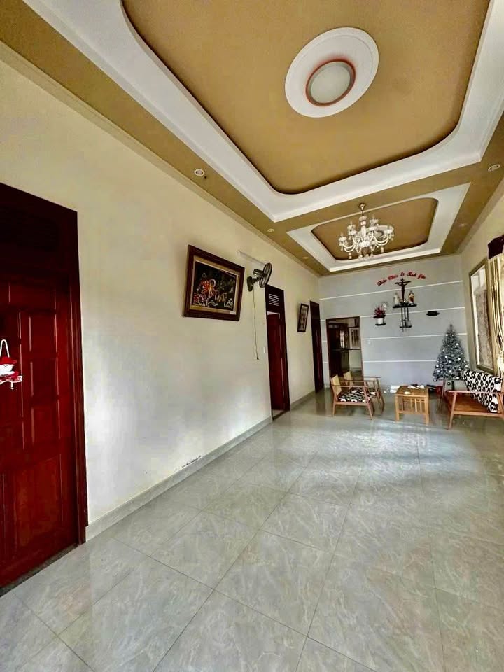 Nhà hẻm Nguyễn Bỉnh Khiêm, Bảo Lộc 250m² giá 5.5 tỷ - Vị trí trung tâm, thuận tiện mọi bề!