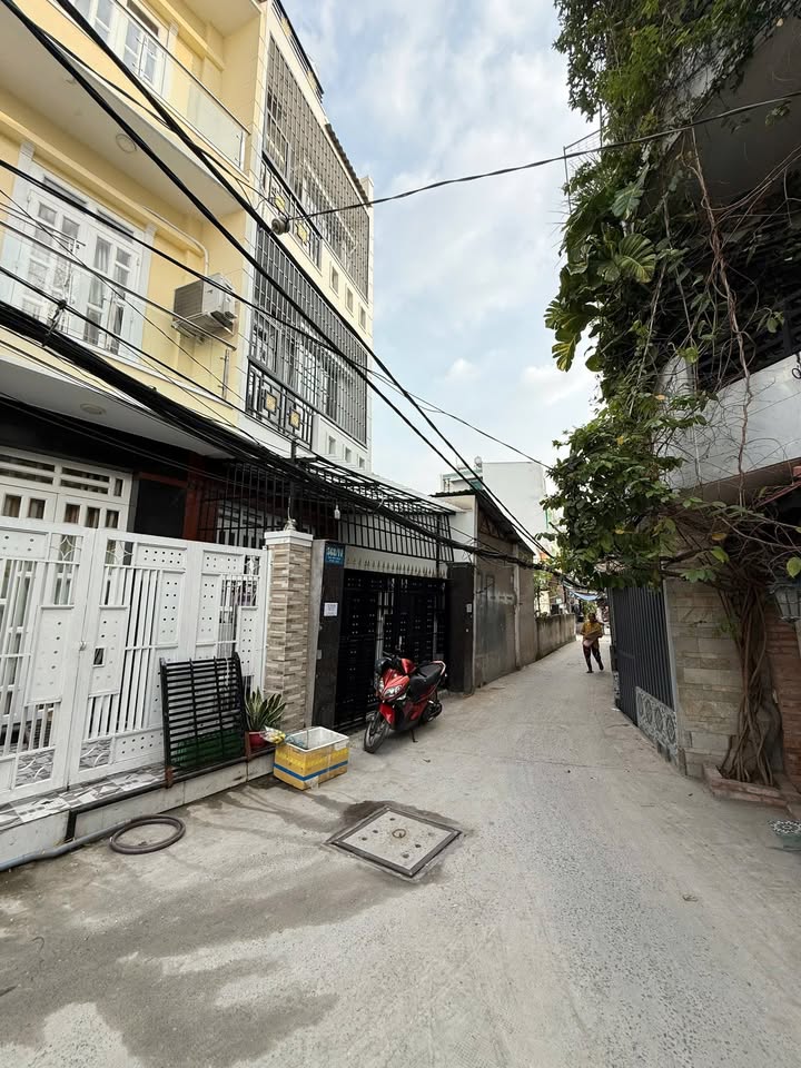 Nhà cho thuê hẻm đường Phú Định, quận 8, 55m² giá 11 triệu - Thích hợp cho gia đình đông người!