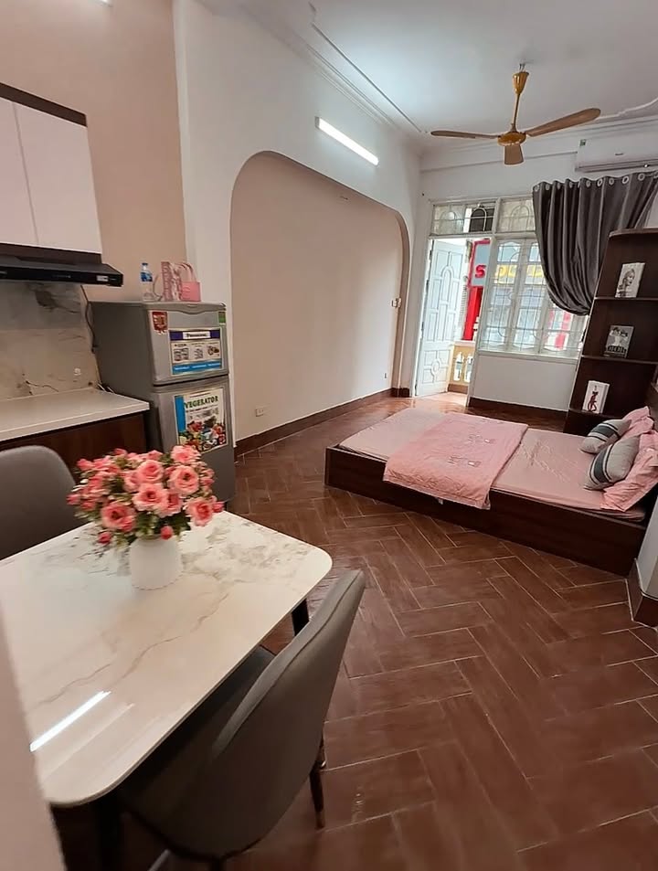 Cho thuê phòng studio 45m² tại 163 Chùa Láng chỉ 4.9 triệu - Đầy đủ nội thất!