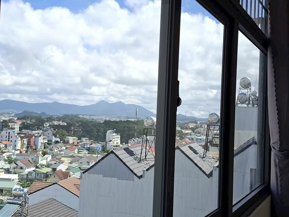 Nhà mặt tiền 6 tầng phường Xuân Hương, Đà Lạt 98m² giá 10.5 tỷ - Cơ hội đầu tư tuyệt vời!