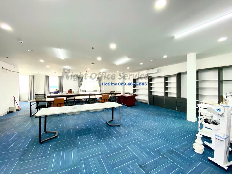Văn phòng cho thuê 130m² tại Thủ Đức - Hỗ trợ nội thất và 2 phòng chức năng