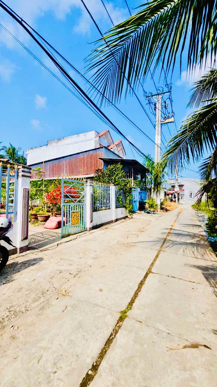 Nhà vườn Lý Văn Lâm Cà Mau 360m² giá 1.5 tỷ - Sẵn sàng vào ở ngay!