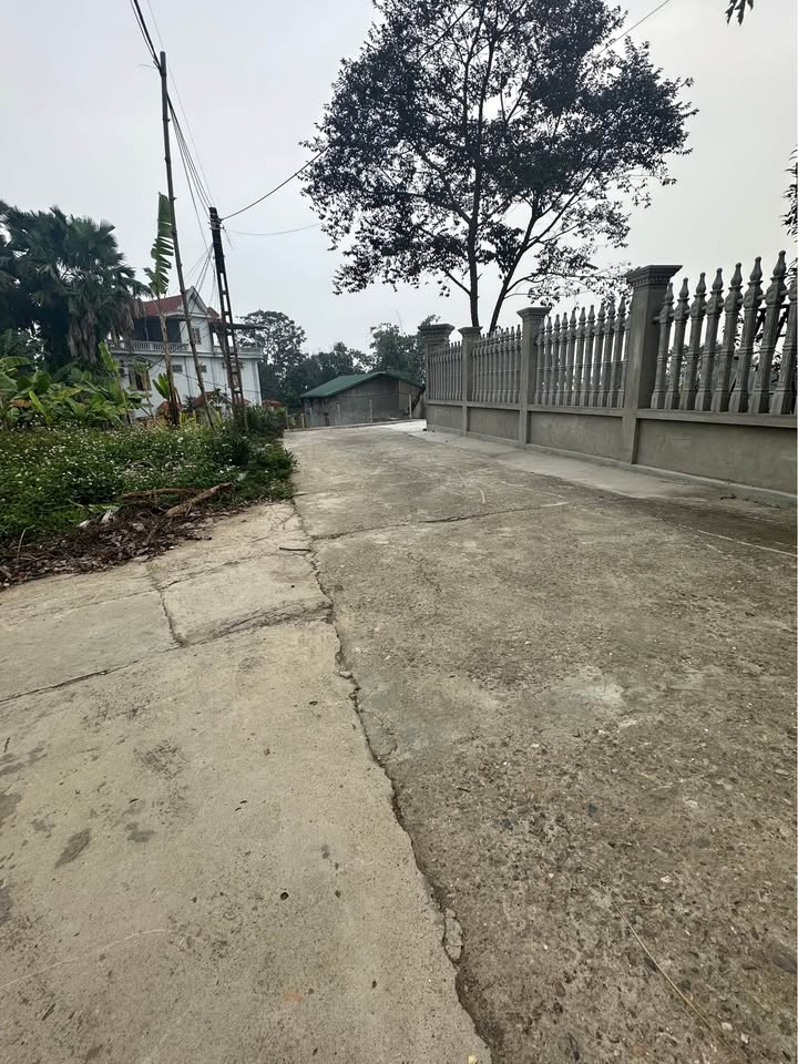 Lô đất Ỷ La Tuyên Quang 190m² - Đường rộng, vị trí đẹp chỉ 2.2 tỷ!