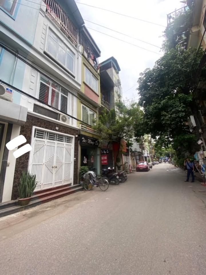 Nhà phố Đức Giang Long Biên 43m² giá 5 tỷ - Vị trí đắc địa, đường ô tô
