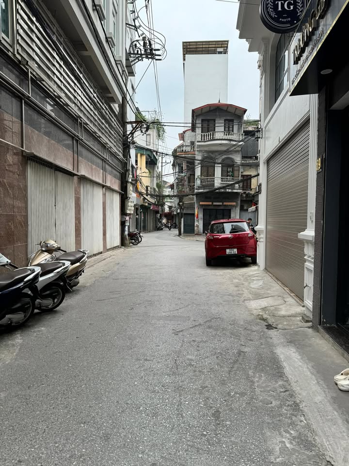 Nhà 3 Tầng Đường Nguyễn Sơn 95m² giá 15 tỷ - Kinh doanh sầm uất!