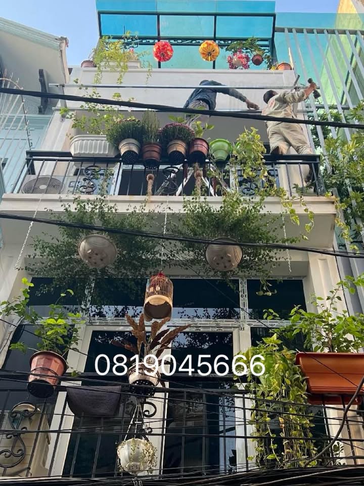 Nhà phố Hồng Tiến, Long Biên 51m² giá 6.68 tỷ - Chính chủ có gara ô tô!