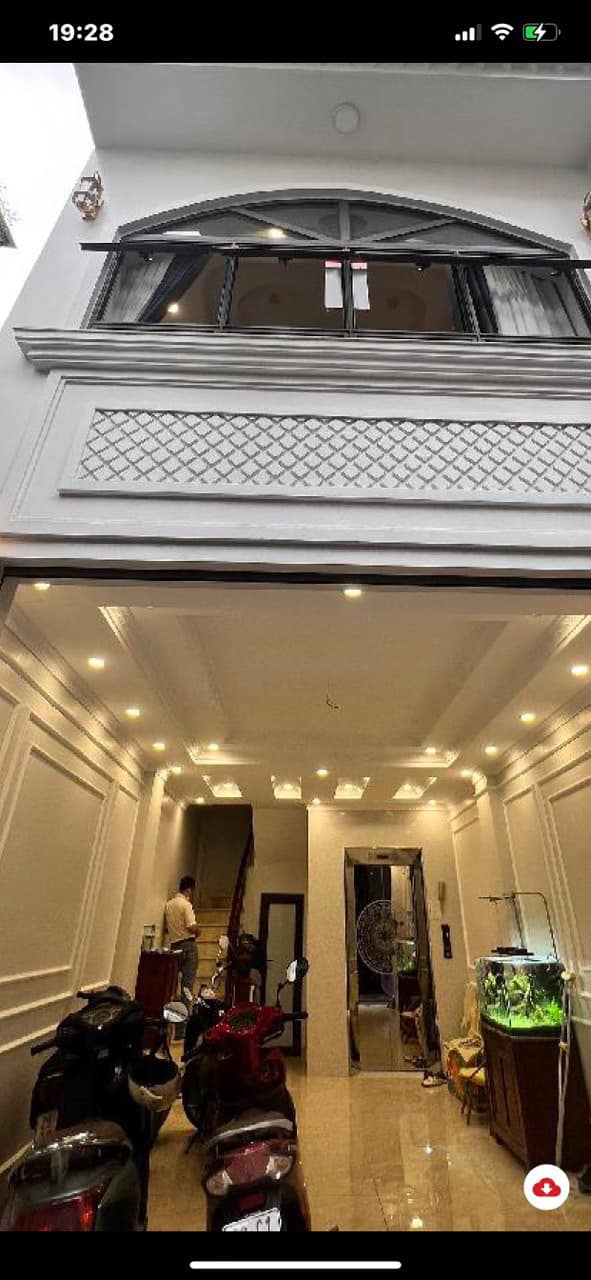 FrontHouse Ngọc Thụy 40m² giá thỏa thuận - Căn nhà đẹp hiếm có!