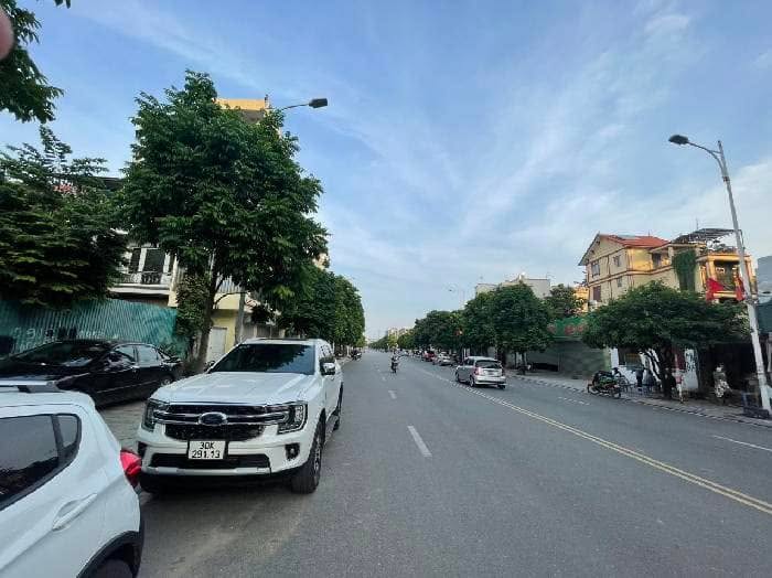 Bán gấp FrontHouse Ngọc Thụy 168m² giá 39.8 tỷ - Cơ hội đầu tư lý tưởng!