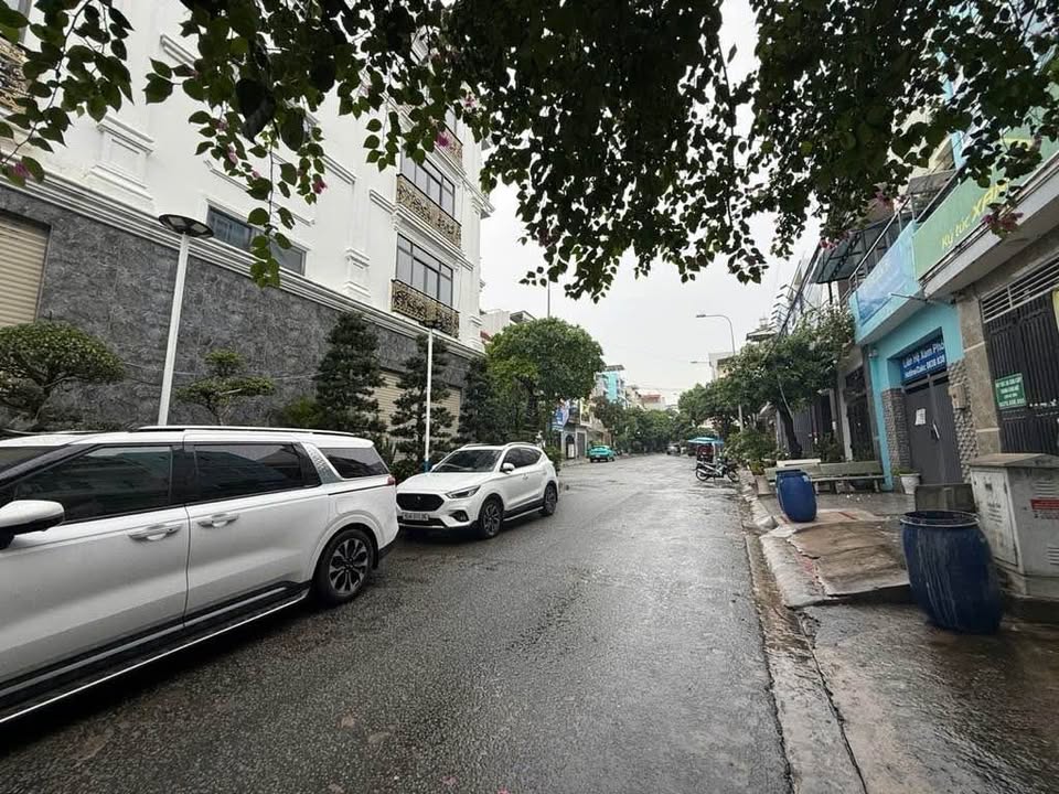 Nhà HXH Kinh Doanh Phước Long B, Quận 9, Diện Tích 109m² - Xe Hơi Ngủ Trong Nhà!