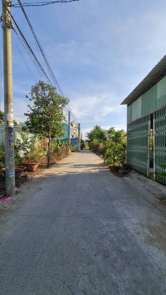 Đất Thổ Cư 100m² tại Quốc Lộ 50, Tân Kim - Sổ Hồng Riêng, Giá 1.7 Tỷ!