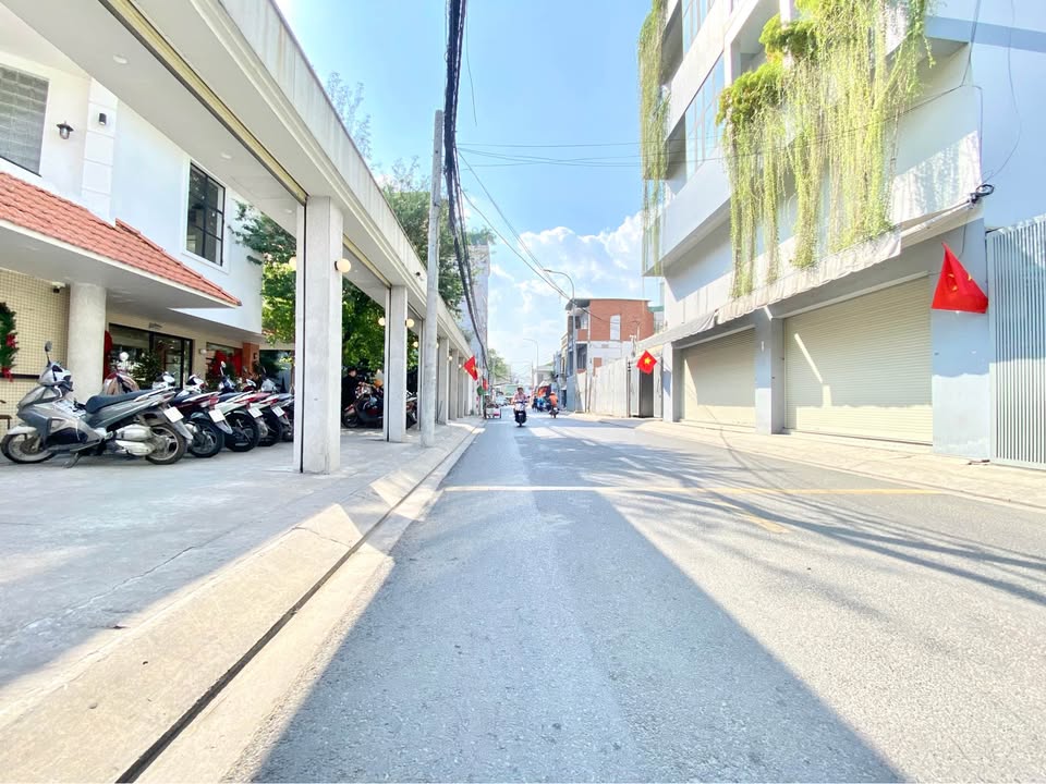 Nhà mặt tiền Ung Văn Khiêm, Bình Thạnh 111m² giá 19.99 tỷ - Cơ hội đầu tư không thể bỏ qua!