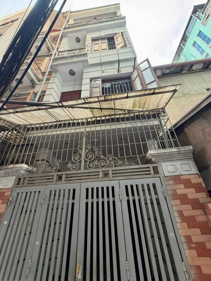 Nhà mặt ngõ Đường Láng, Đống Đa, 49m² - Căn hộ cho thuê sinh lời ổn định!