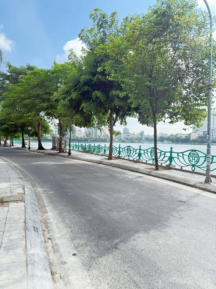 Đất lô góc mặt Hồ Tây 350m² giá thỏa thuận - Cơ hội duy nhất không thể bỏ lỡ!