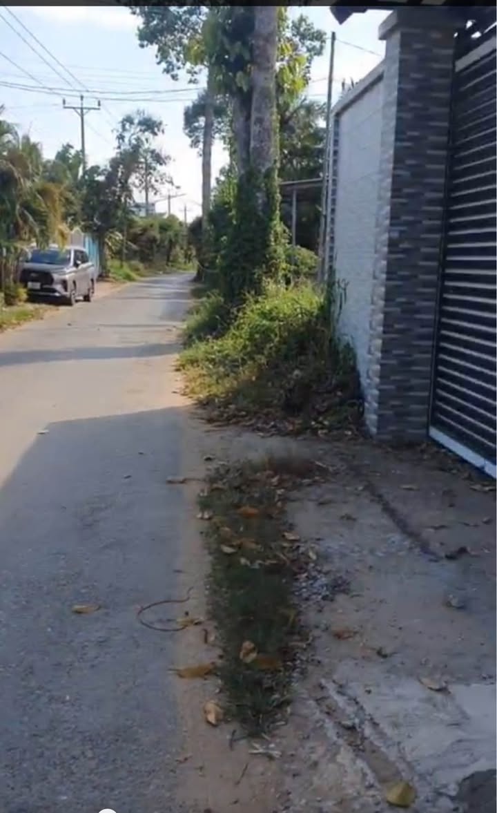 Nhà cho thuê mặt tiền Lộ Bờ Đắp, phường Phú Hưng, Bến Tre - Giá chỉ 2 triệu/tháng!