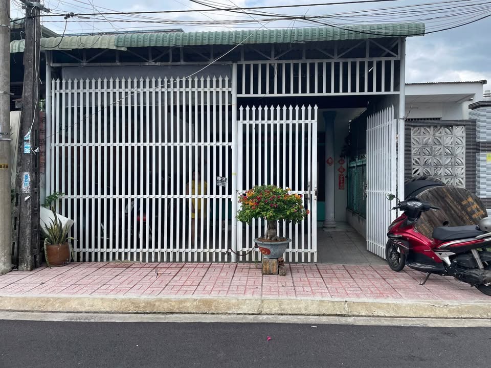 Nhà cũ hẻm 11 Huỳnh Tấn Phát, Hiệp Ninh 167m² giá 1.85 tỷ - Dân cư đông đúc!