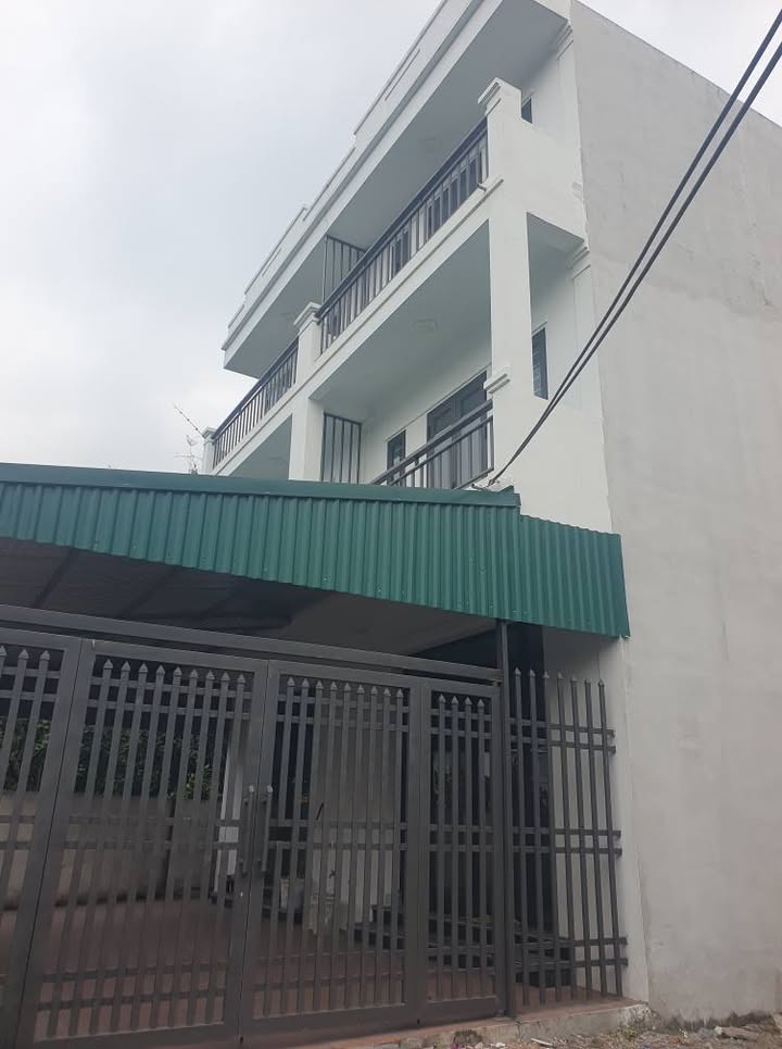 Nhà 3 tầng phường Cao Xanh, Hạ Long 54m² giá 2.2 tỷ - Sổ đỏ chính chủ!