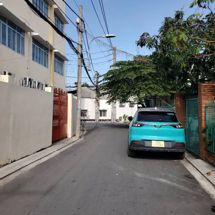 Nhà phố Lê Văn Lương quận 7 134m² giá 5 tỷ - Hẻm ô tô tránh, đầu tư sinh lời!