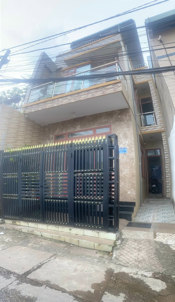 Nhà thổ cư Biên Hòa 90m² giá 4.6 tỷ - Đường thông ô tô, tiện ích đầy đủ!