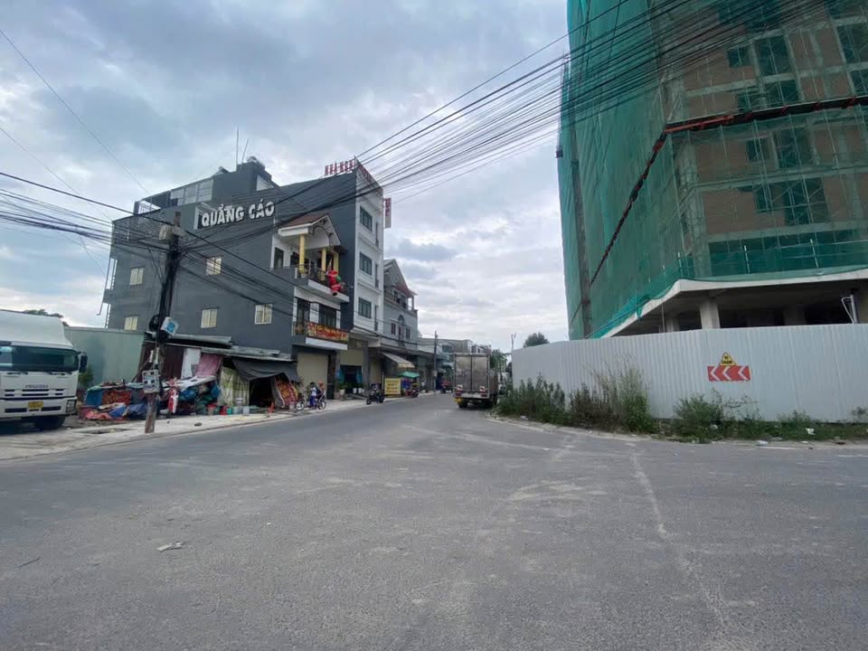 Khách sạn tại KDC Việt Sing, Thuận An 150m² giá 10.9 tỷ - Dòng tiền ổn định 135 triệu/tháng!