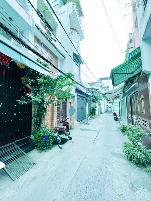 Nhà 2 Mặt Hẻm 268 Lý Thường Kiệt, Quận 10 - Giá 5.5 tỷ - Tiện lợi sát chợ Tân Bình!