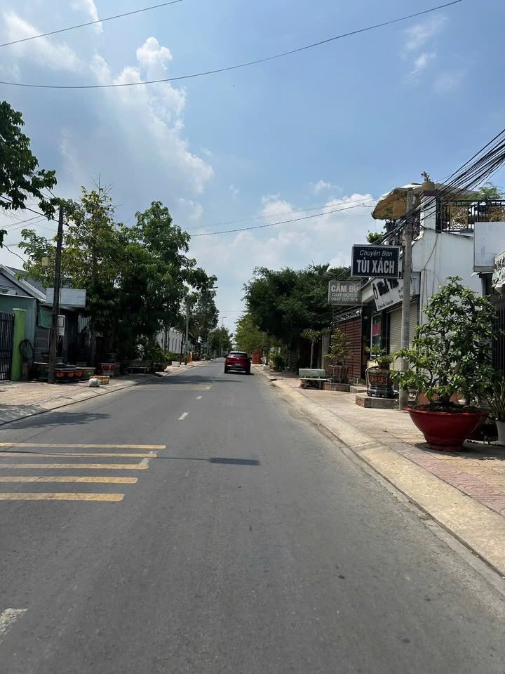 Nhà đất đường Nguyễn An Ninh Cần Giuộc 205m² giá 5 tỷ - Vị trí đắc địa trung tâm!