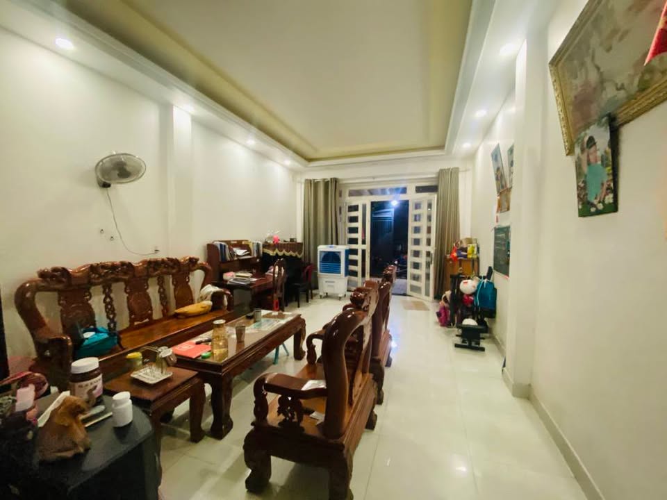 Nhà 1 Trệt 1 Lầu Đường 6, Long Bình, Quận 9, 111m² giá 6 tỷ - Dọn vào ở ngay!