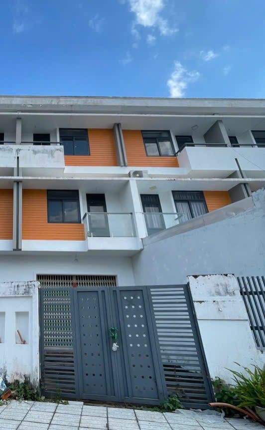 Nhà hoàn thiện 1 trệt 2 lầu tại KĐT Tây Bắc Rạch Giá 111,8m² - Đầu tư sinh lời ngay!