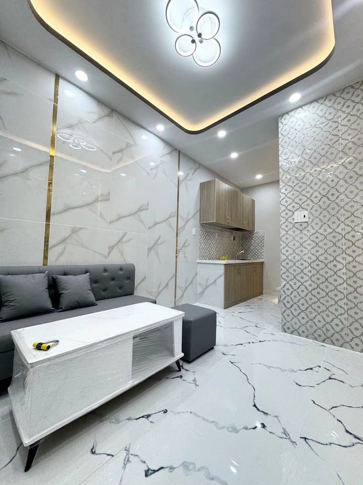 Nhà 2 tầng đường 3/2, quận 11, 30m² chỉ 2.6 tỷ - Vị trí đắc địa, sổ hồng riêng!