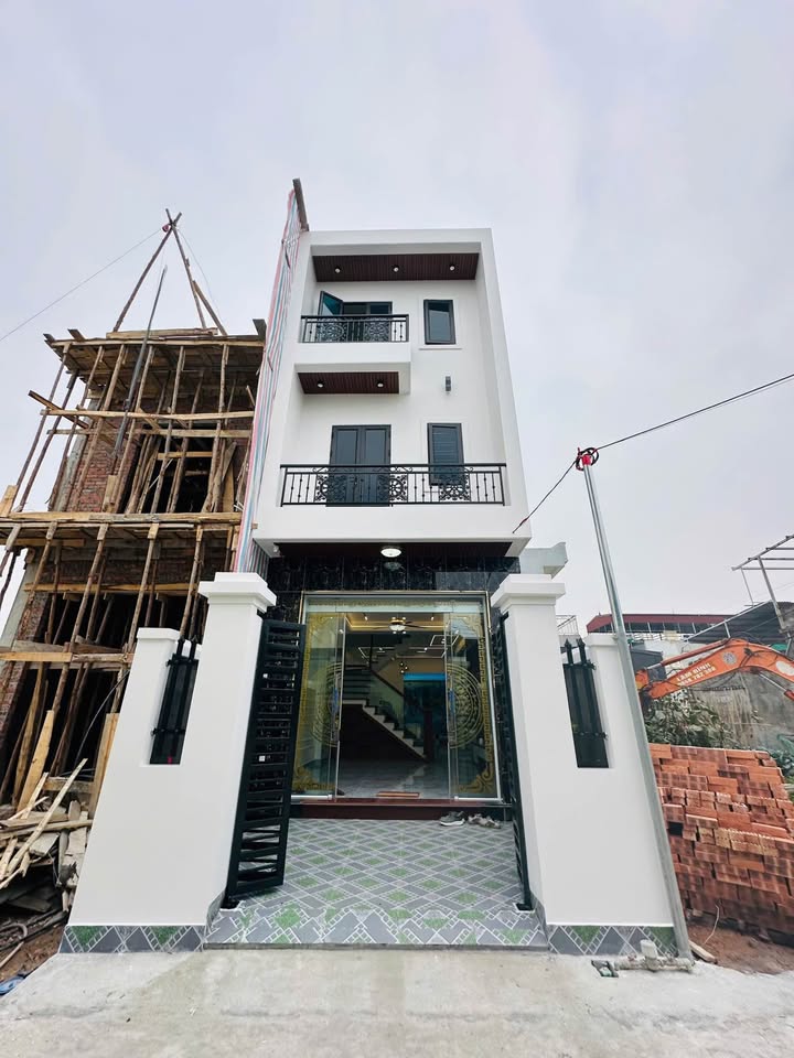 Nhà 3 tầng Kiều Trung 61m² giá 2.75 tỷ - Vị trí đắc địa gần chợ!