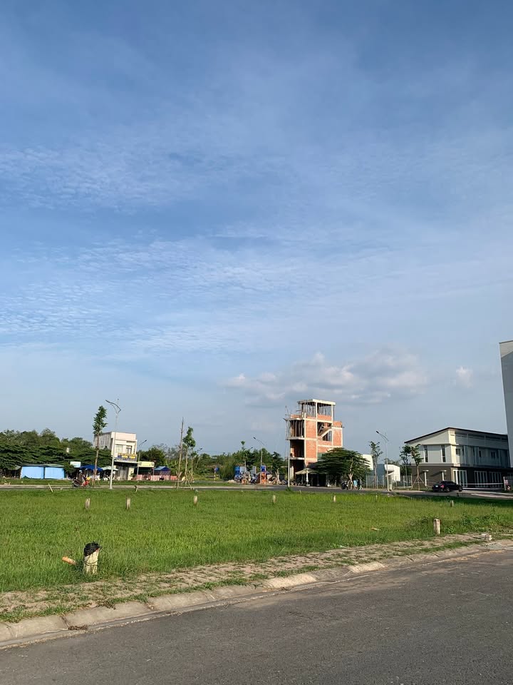 Bán đất nền biệt thự song lập KDC Nam Long II Central Lake 150m² - Giá tốt hơn thị trường!