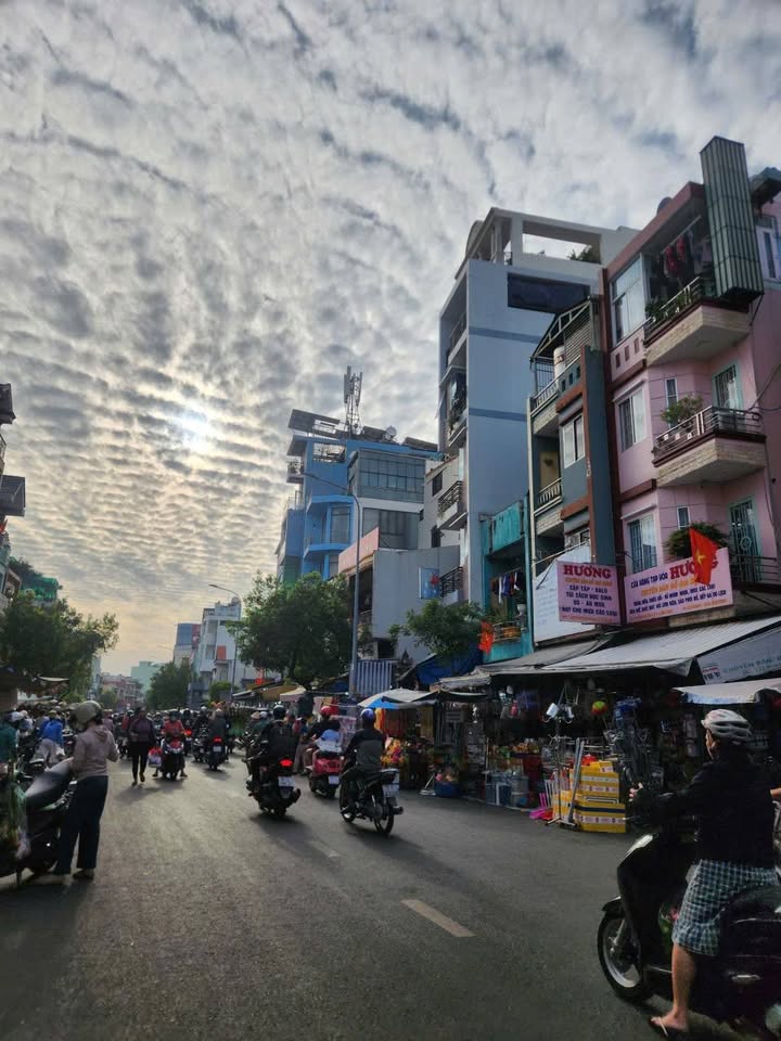 FrontHouse mặt tiền chợ Cây Quéo, Bình Thạnh 125m² giá 29 tỷ - Đầu tư sinh lời ngay!