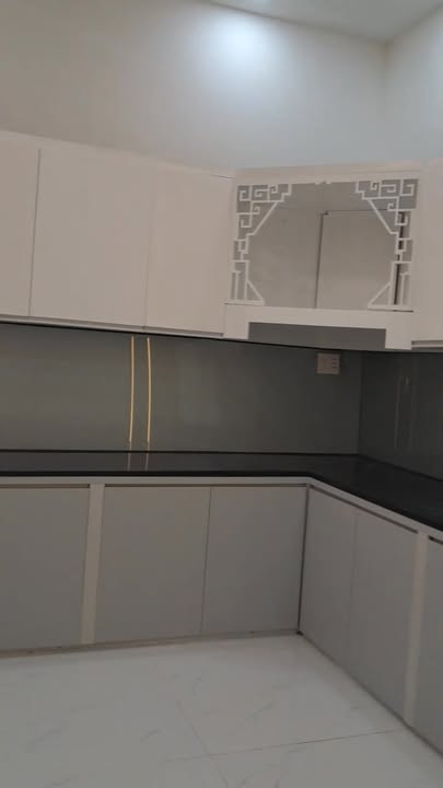 Nhà phố Thủ Đức 100m² giá thương lượng - Tiện ích đa dạng, sát chợ Đông Ba