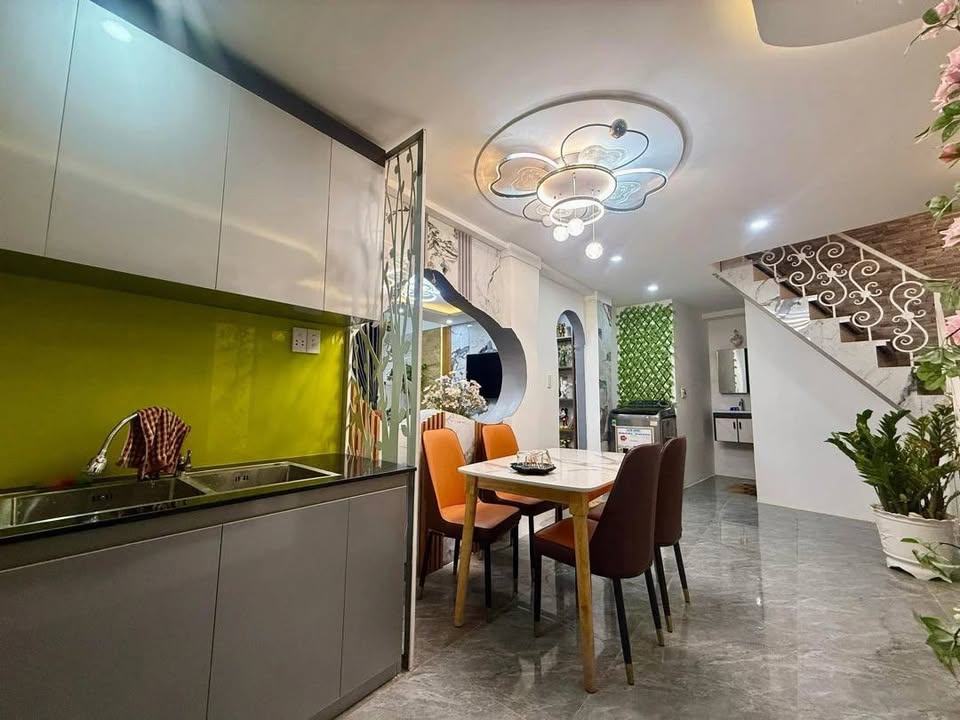 Nhà 4 tầng kiệt ô tô đường Hoàng Diệu, Hải Châu 59m² giá 6.2 tỷ - Cơ hội hiếm có!