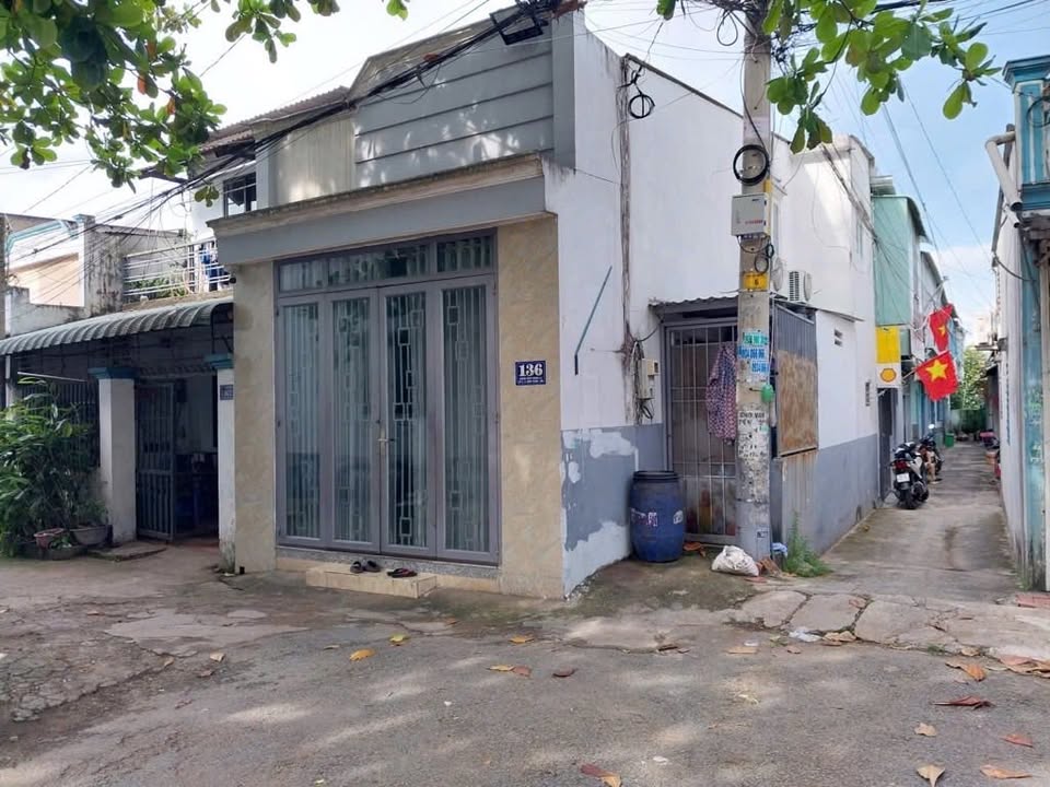 Nhà 2 tầng Đông Thạnh Hóc Môn 35m² giá 1 tỷ - Sẵn sàng vào ở ngay!