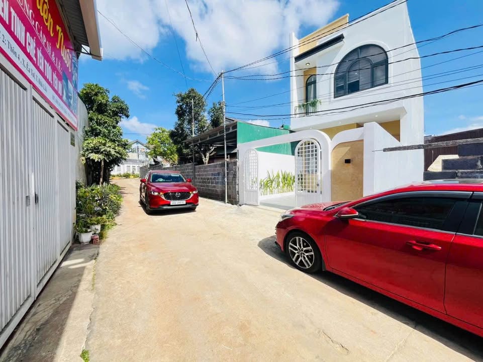 Nhà lầu mới 100% tại Hẻm 28 Mai Thị Lựu, Buôn Ma Thuột 100m² giá chỉ 3.68 tỷ - Thiết kế hiện đại, đầy đủ nội thất!