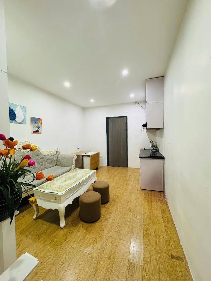 Căn hộ tập thể Quỳnh Mai, Hai Bà Trưng 20m² giá 2.3 tỷ - Sẵn sàng vào ở ngay!