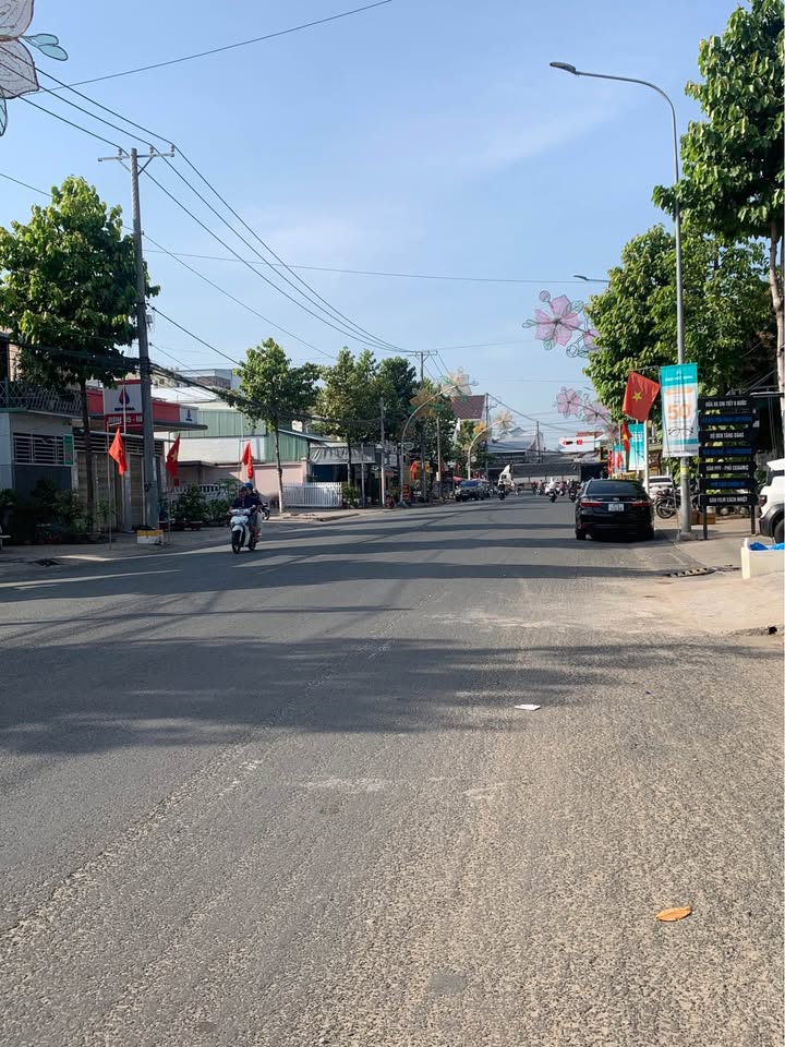 Nhà phố 1 trệt 1 lầu tại Mỹ Phước, An Giang 221m² - Giá thỏa thuận hấp dẫn!